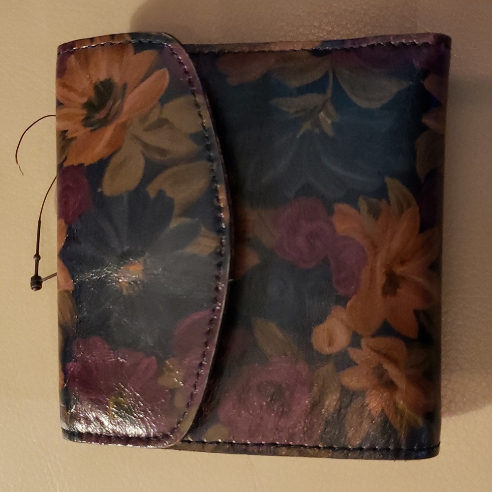 Patricia Nash brand new women's wallet 100% leather beautiful multi color